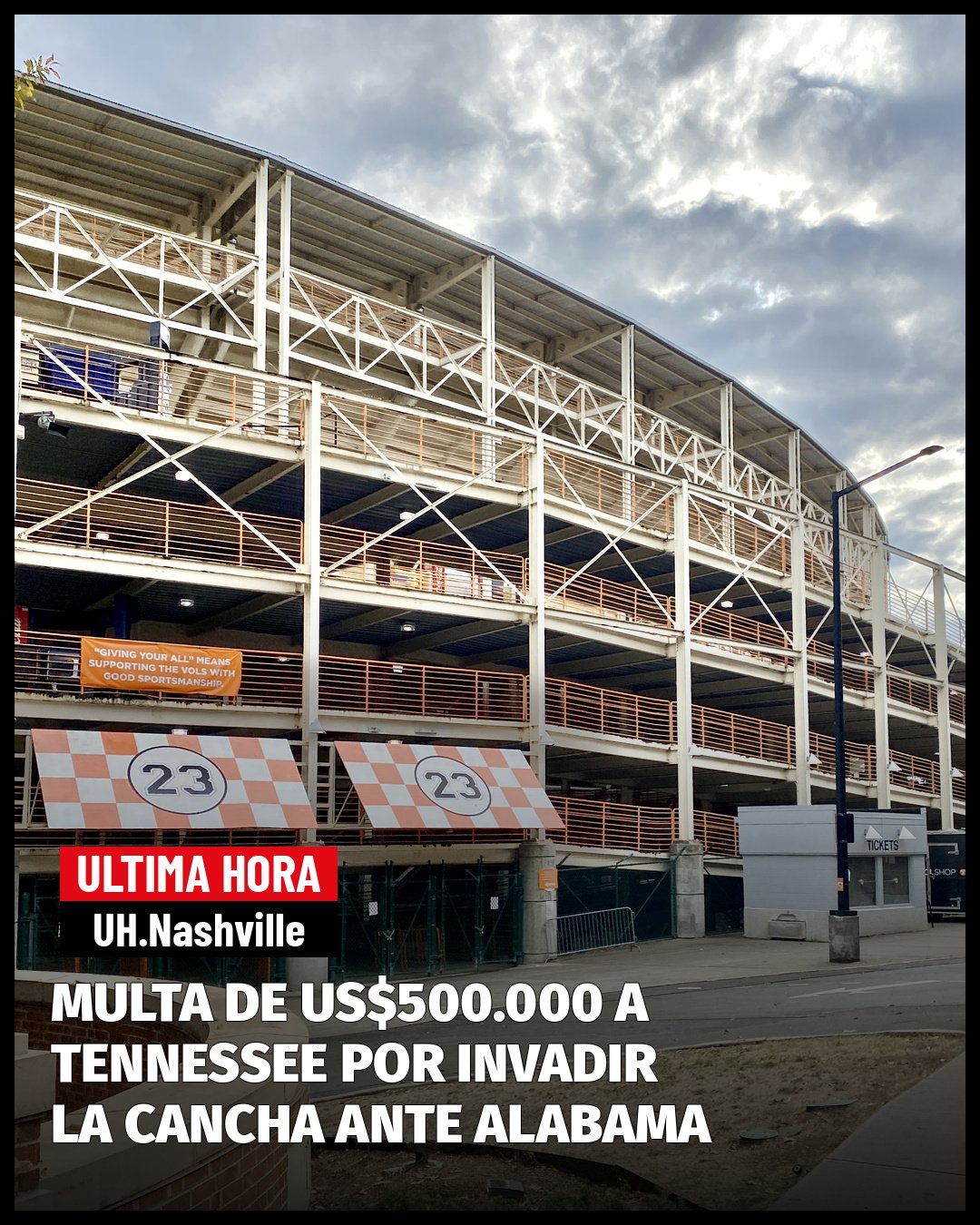 MULTA DE US$500.000 A TENNESSEE PORQUE SUS AFICIONADOS INVADIERON LA CANCHA TRAS VENCER A ALABAMA